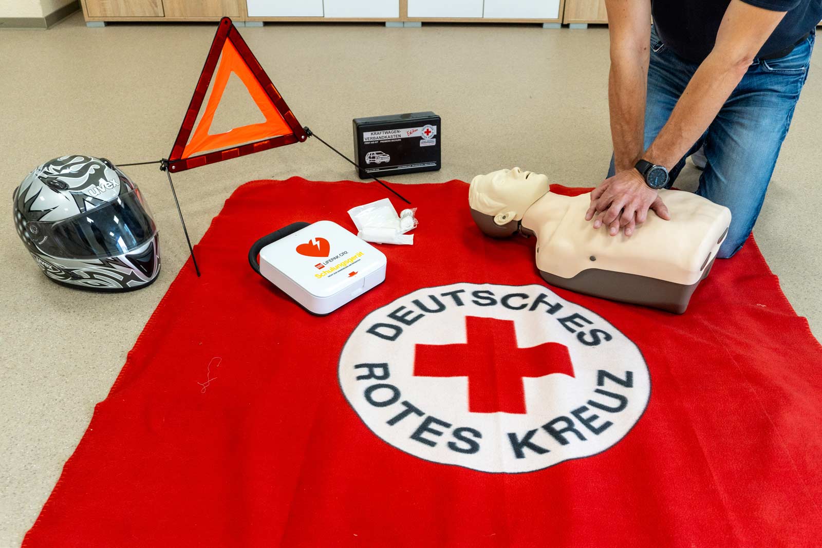 Rotkreuz-Erste-Hilfe-Kurs am Abend – Ideal für Berufstätige und Auszubildende